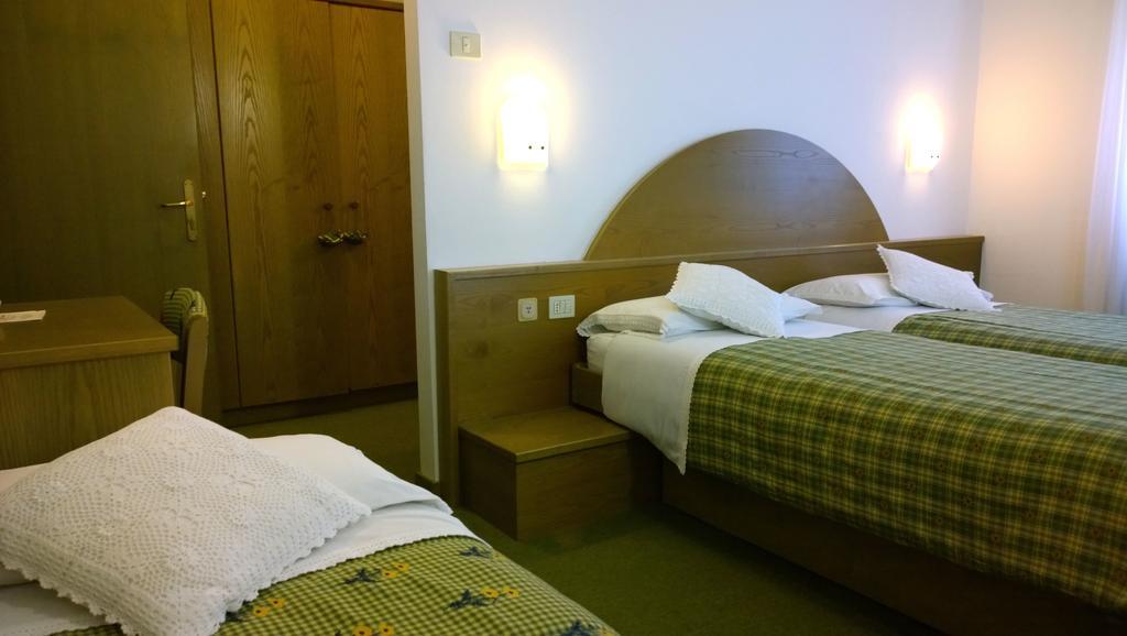La Felce Bed & Breakfast Carisolo Chambre photo