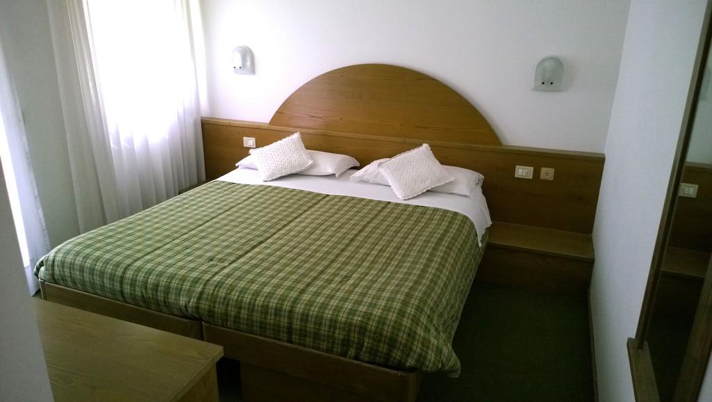 La Felce Bed & Breakfast Carisolo Chambre photo